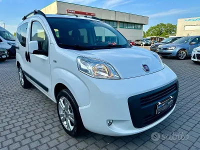 Begagnad Fiat Qubo Lounge 77 HK (56 kW) 2016 Vit Minibuss