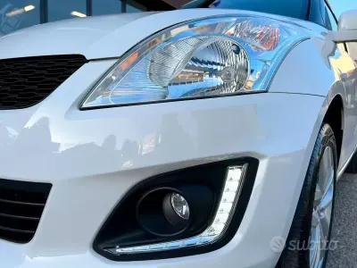 Gebraucht Suzuki Swift 75 PS (55 kW) 2013 Weiß Kleinwagen