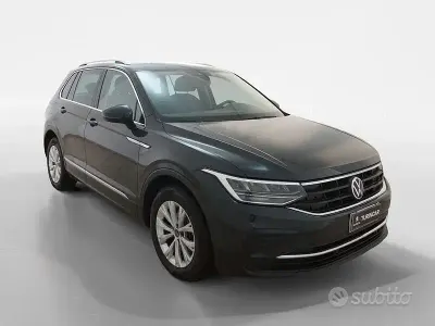 Gebraucht VW Tiguan Life 150 PS (110 kW) 2020 Grau SUV