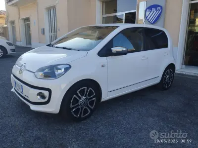 Usata VW up! high up! 75 CV (55 kW) 2015 Bianco Utilitaria
