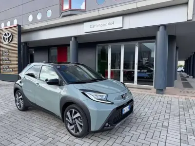 Begagnad Toyota Aygo X Lounge 72 HK (52 kW) 2025 Grön SUV