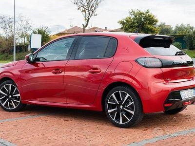 Usata Peugeot 208 101 CV (74 kW) 2020 Rosso Utilitaria