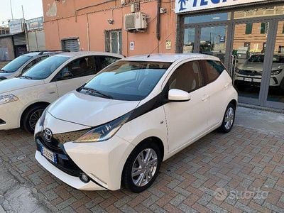 Usata Toyota Aygo X-clusiv 69 CV (50 kW) 2014 Bianco Utilitaria