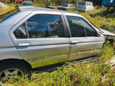 Usata Alfa Romeo 164 144 CV (105 kW) 1996 Grigio Berlina
