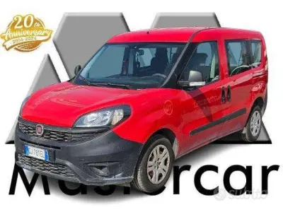 Usata Fiat Doblò Easy 90 CV (66 kW) 2022 Rosso Monovolume