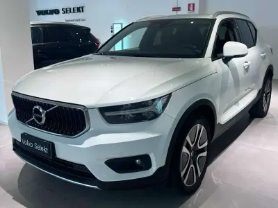 Usata Volvo XC40 Momentum 163 CV (119 kW) 2019 Ice white SUV