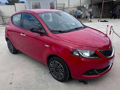 Usata Lancia Ypsilon Gold 69 CV (50 kW) 2021 Rosso Utilitaria