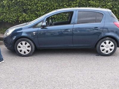Usata Opel Corsa Edition 95 CV (69 kW) 2011 Utilitaria