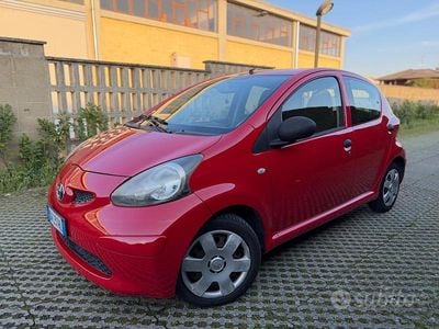 Usata Toyota Aygo 67 CV (49 kW) 2008 Rosso Utilitaria