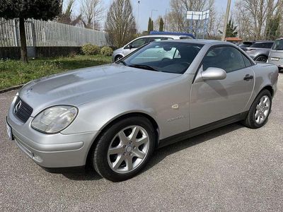 Usata Mercedes SLK200 192 CV (141 kW) 1999 Argento Cabrio