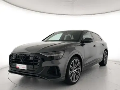 Usata Audi Q8 Sport 340 CV (250 kW) 2023 Grigio daytona perla SUV