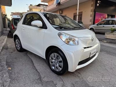Usata Toyota iQ Trend 68 CV (50 kW) 2012 Bianco Utilitaria