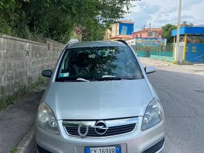 Usata Opel Zafira 120 CV (88 kW) 2006 Monovolume