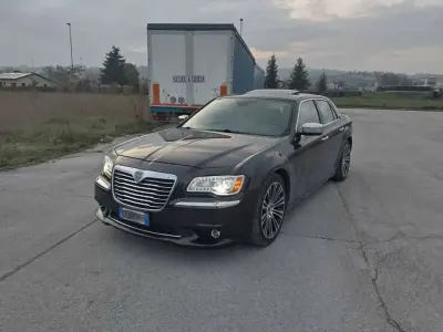 Usata Lancia Thema 239 CV (175 kW) 2011 Marrone Berlina
