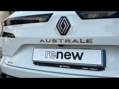 Usata Renault Austral Techno 200 CV (147 kW) 2023 Bianco SUV