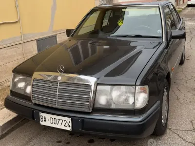 Usata Mercedes 200 109 CV (80 kW) 1991 Nero Berlina