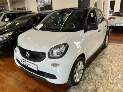 Usata Smart ForFour 71 CV (52 kW) 2015 Bianco Utilitaria