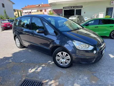 Usata Ford S-MAX Titanium 140 CV (102 kW) 2008 Grigio Monovolume