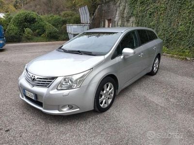 Usata Toyota Avensis Executive 150 CV (110 kW) 2010 Grigio Station wagon