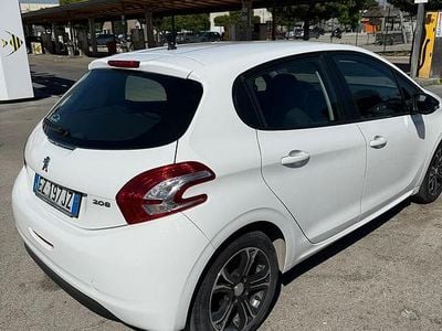 Usata Peugeot 208 68 CV (50 kW) 2015 Bianco Utilitaria