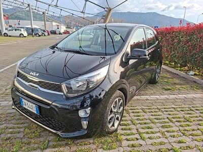 Usata Kia Picanto X-Line 66 CV (48 kW) 2023 Nero Utilitaria