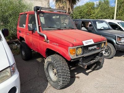 Usata Toyota Land Cruiser 85 CV (62 kW) 1987 Rosso Station wagon