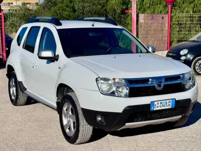 Usata Dacia Duster Lauréate 107 CV (78 kW) 2011 Bianco SUV