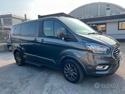 Usata Ford Tourneo 130 CV (95 kW) 2021 Grigio Monovolume