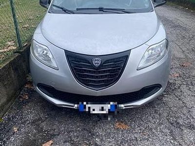 Usata Lancia Ypsilon 86 CV (63 kW) 2015 Grigio Utilitaria