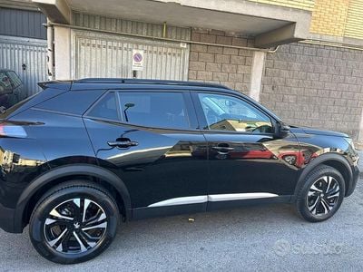 Usata Peugeot 2008 110 CV (80 kW) 2022 SUV
