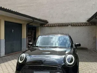 Usata Mini Cooper 102 CV (75 kW) 2021 Nero Utilitaria
