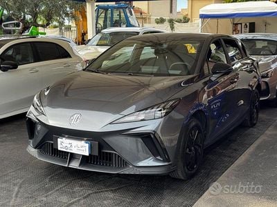 Usata MG MG4 EV 88 kW (120 CV) 2022 Grigio Utilitaria