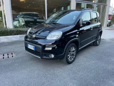 Usata Fiat Panda 4x4 S 84 CV (61 kW) 2017 Nero Utilitaria