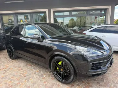 Usata Porsche Cayenne Black Edition 462 CV (339 kW) 2022 Nero jet metallizzato SUV