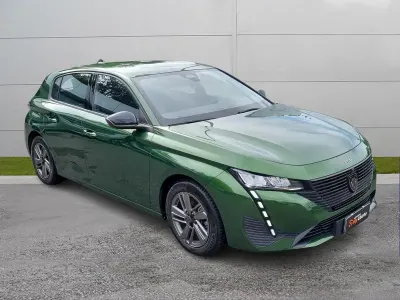 Usata Peugeot 308 Active 131 CV (96 kW) 2023 Verde olivine  meta Berlina
