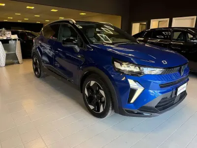 Usata Renault Captur Techno 101 CV (74 kW) 2025 Blu metallizzato SUV