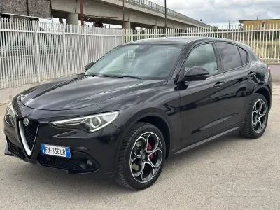 Käytetty Alfa Romeo Stelvio Tech Edition 209 HP (153 kW) 2019 Musta Katumaasturi