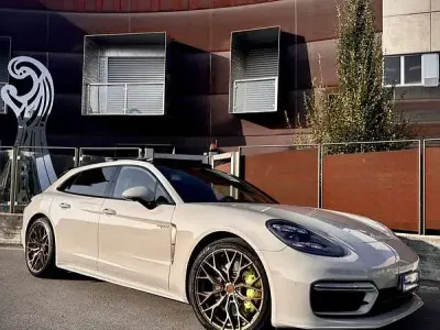 Usata Porsche Panamera S E-Hybrid Platinum Edition 330 CV (242 kW) 2022 Utilitaria