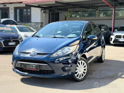 Usata Ford Fiesta Titanium 92 CV (67 kW) 2011 Bluazzurro Berlina
