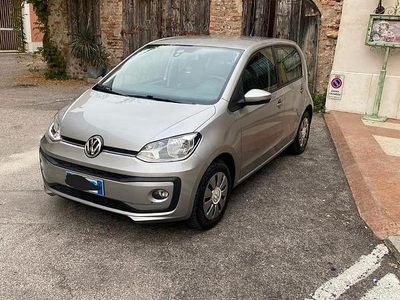 Usata VW up! Move 68 CV (50 kW) 2018 Grigio Utilitaria