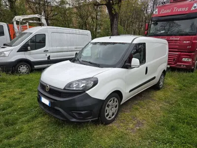 Usata Fiat Doblò 105 CV (77 kW) 2019 Bianco Monovolume