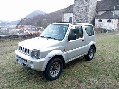 Usata Suzuki Jimny 80 CV (58 kW) 2005 Grigio SUV