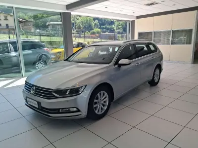 Usata VW Passat Business 120 CV (88 kW) 2016 Argento Station wagon