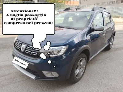 Usata Dacia Sandero Stepway 90 CV (66 kW) 2017 Bluazzurro Berlina
