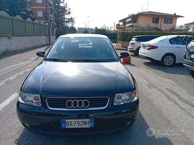 Usata Audi A3 Ambiente 102 CV (75 kW) 2001 Nero Utilitaria