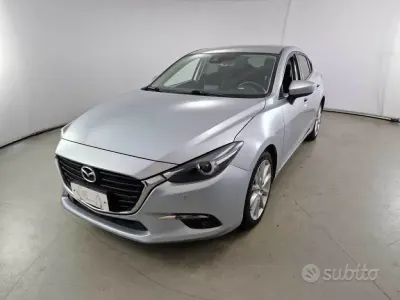 Usata Mazda 3 Exceed 105 CV (77 kW) 2017 Grigio Berlina