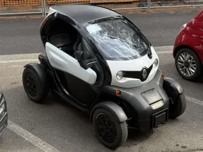 Usata Renault Twizy Life 8 kW (12 CV) 2018 Bianco Utilitaria