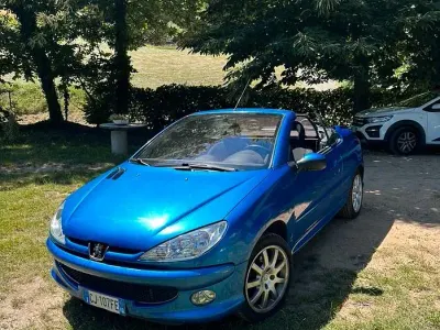 Usata Peugeot 206 CC 109 CV (80 kW) 2003 Bluazzurro Cabrio
