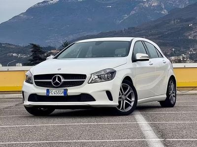 Usata Mercedes A180 Premium 122 CV (89 kW) 2016 Bianco Berlina