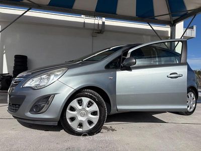 Usata Opel Corsa Cosmo 75 CV (55 kW) 2011 Grigio Utilitaria